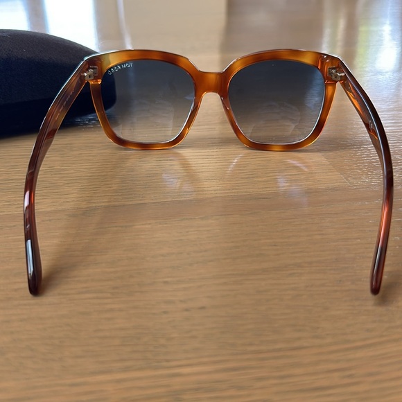 Tom Ford Amarra Sunglasses in Light Tortoise - Picture 9 of 14